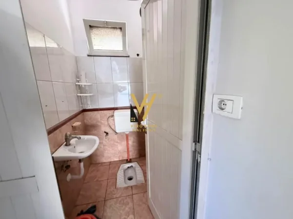 Tirane, jepet me qera dyqan Kati 0, 185 m² 1.500 € (RRUGA E BURGUT)