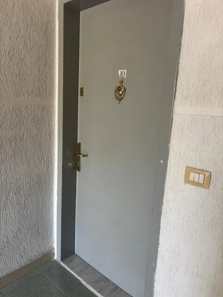 Tirane, jepet me qera apartament 2+1 Kati 3, 85 m² 400 € (Kinostudio)