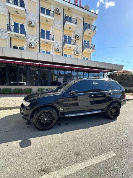 Tirane, shes SUV BMW Nafte, automatik Kondicioner 370.000 km 2.000 €