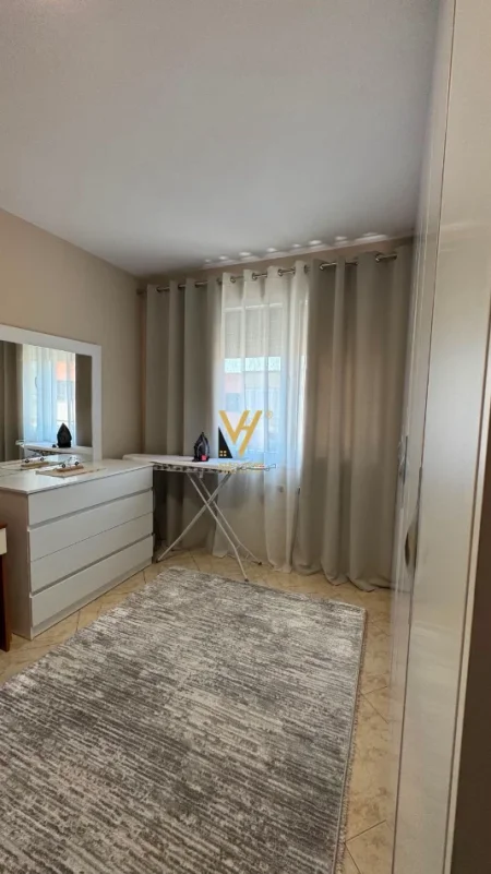 Tirane, jepet me qera apartament 2+1+Ballkon Kati 9, 95 m² 850 € (21 DHJETORI)
