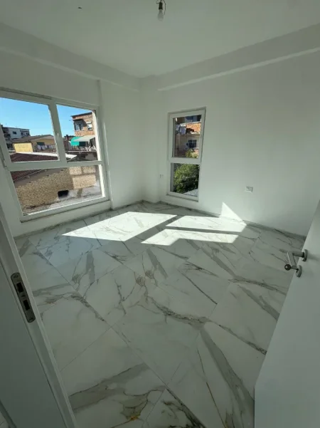 Tirane, jepet me qera apartament 1+1+Ballkon Kati 1, 64 m² 400 € (Rruga Dritan Hoxha)