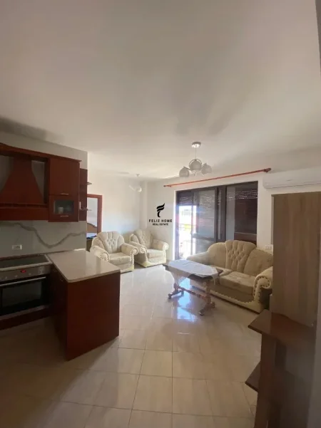 Tirane, jepet me qera apartament 2+1 Kati 3, 70 m² 550 € (KINOSTUDIO)