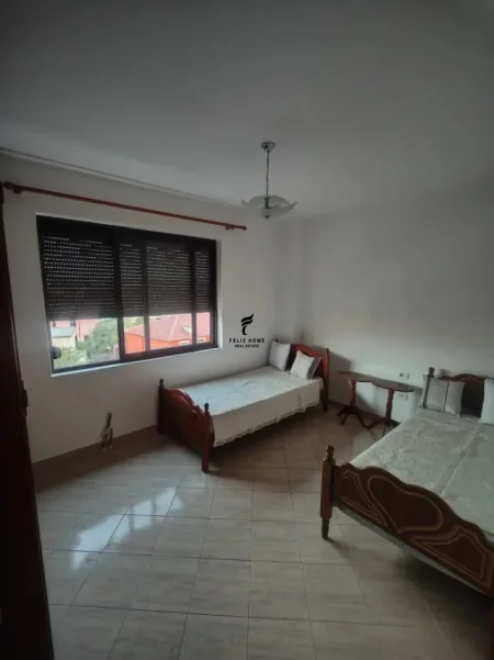 Tirane, jepet me qera apartament 2+1 Kati 3, 70 m² 550 € (KINOSTUDIO)
