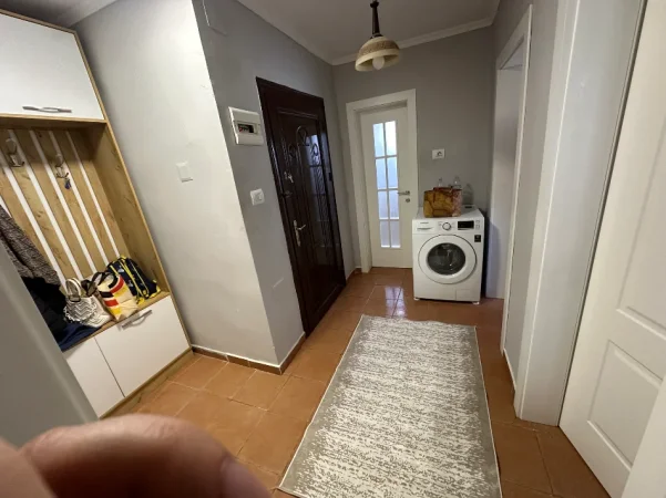 Tirane, jepet me qera apartament 2+1 Kati 5, 60 m² 500 € (Ish restorant Durrsi, unaza e vogel)
