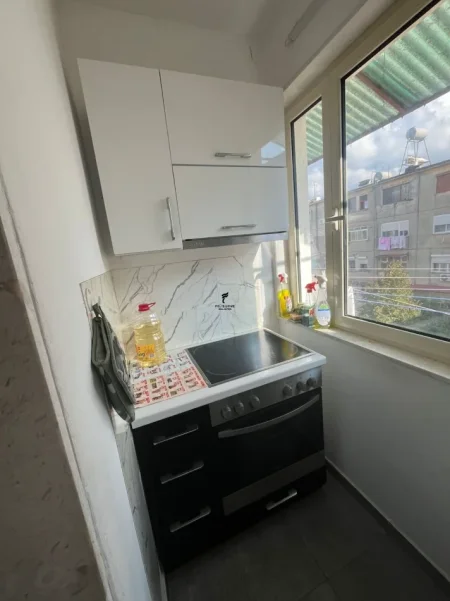Tirane, jepet me qera apartament 2+1 Kati 4, 70 m² 400 € (OXHAKU)
