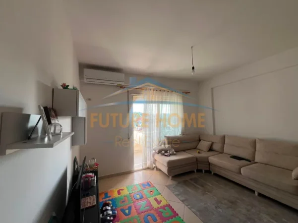 Tirane, shitet apartament 2+1 Kati 3, 97 m² 188.000 € (Kompleksi Golden Park, Tirane)