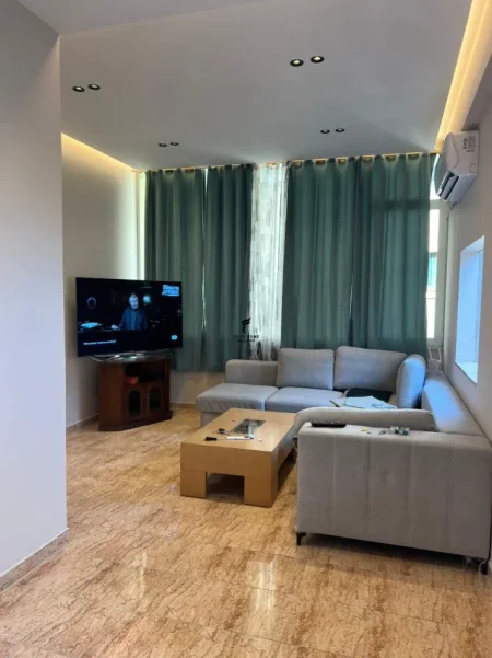 Tirane, jepet me qera apartament 1+1 Kati 0, 75 m² 520 € (KODRA E DIELLIT)