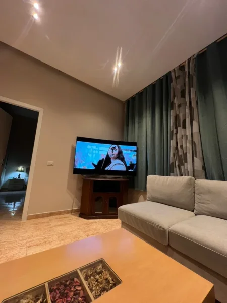 Tirane, jepet me qera apartament 1+1 Kati 0, 75 m² 520 € (KODRA E DIELLIT)