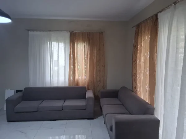 Tirane, jepet me qera apartament 3+1+Ballkon Kati 3, 115 m² 550 € (Rruga e Elbasanit/Rr.Xibrakeve)