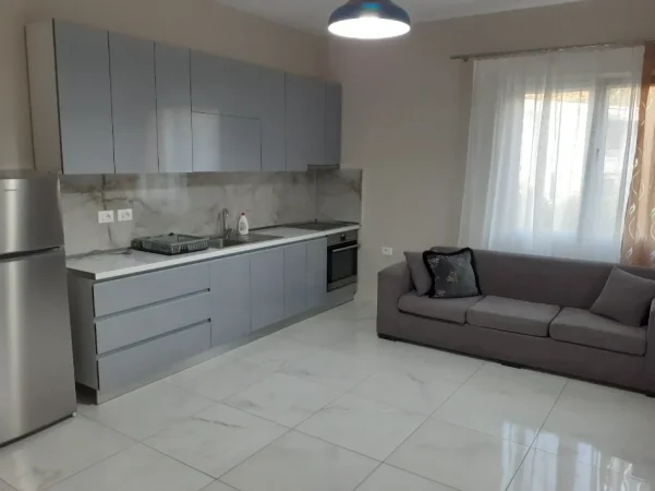Tirane, jepet me qera apartament 3+1+Ballkon Kati 3, 115 m² 550 € (Rruga e Elbasanit/Rr.Xibrakeve)