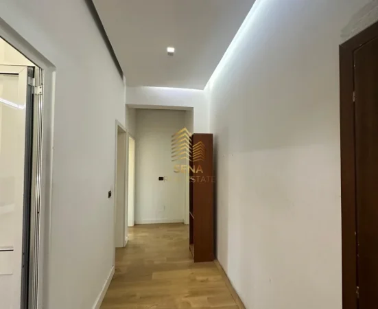 Tirane, jepet me qera apartament 2+1+Ballkon Kati 2, 103 m² 550 € (Rruga Egnatia)