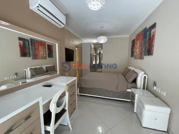 Tirane, jepet me qera apartament duplex 3+1 , 173 m² 1.500 € 