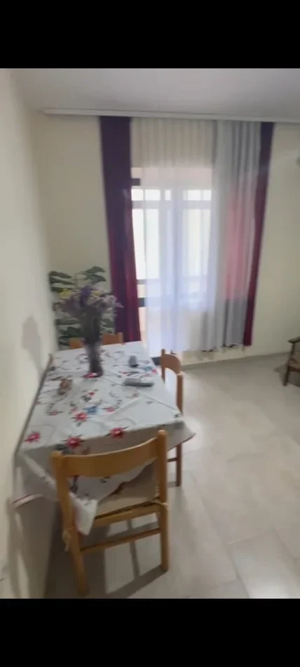 Tirane, jepet me qera apartament 1+1 Kati 2, 65 m² 450 € (Rruga e Dibrës)