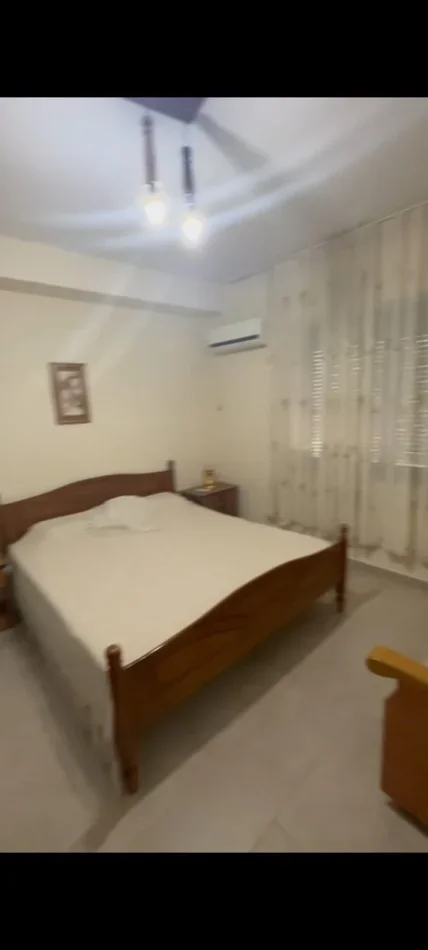 Tirane, jepet me qera apartament 1+1 Kati 2, 65 m² 450 € (Rruga e Dibrës)