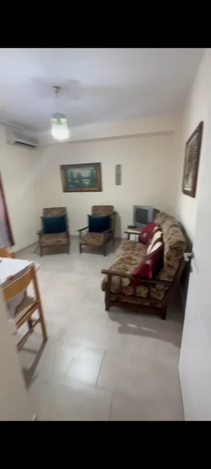 Tirane, jepet me qera apartament 1+1 Kati 2, 65 m² 450 € (Rruga e Dibrës)
