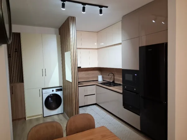 Tirane, jepet me qera apartament 2+1+Ballkon Kati 6, 100 m² 750 € (Laprake/Rr.Dritan Hoxha)