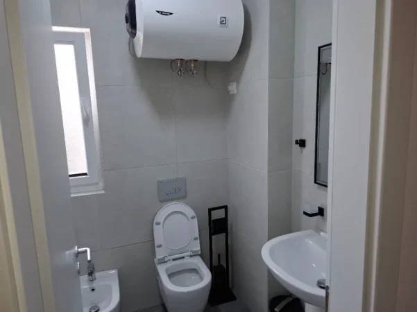 Tirane, jepet me qera apartament 2+1+Ballkon Kati 6, 100 m² 750 € (Laprake/Rr.Dritan Hoxha)