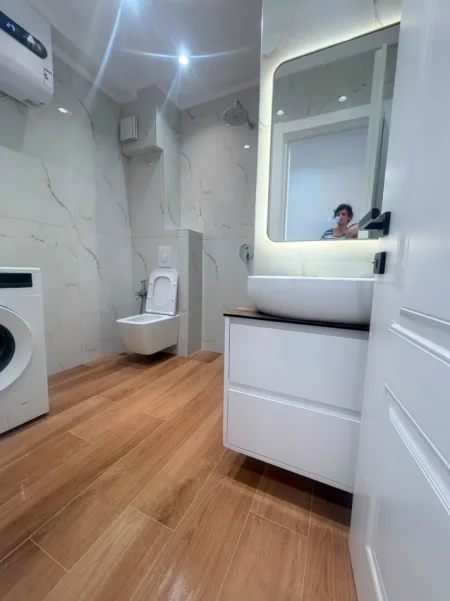 Tirane, jepet me qera apartament 1+1 Kati 2, 65 m² 700 € (21 dhjetori)