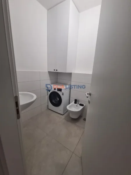 Tirane, jepet me qera apartament 1+1 , 700 € 
