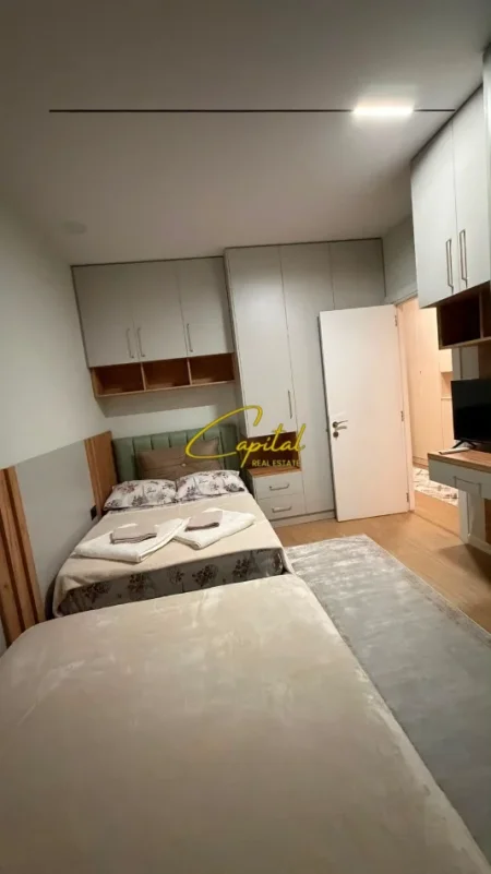 Tirane, jepet me qera apartament 1+1 Kati 1, 80 m² 656.500 € (RRUGA E DIBRES)