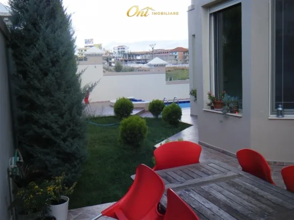 Tirane, shitet Vile Vile 3 Katshe Kati 3, 660 m² 1.300.000 € (rruga e elbasanit)