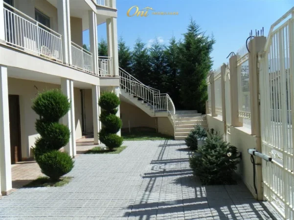 Tirane, shitet Vile Vile 3 Katshe Kati 3, 660 m² 1.300.000 € (rruga e elbasanit)