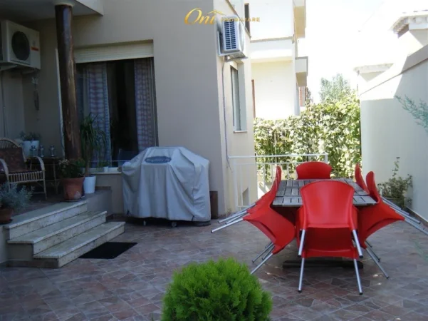 Tirane, shitet Vile Vile 3 Katshe Kati 3, 660 m² 1.300.000 € (rruga e elbasanit)