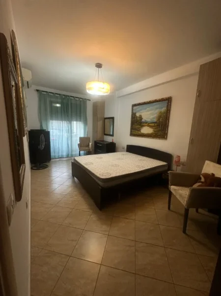 Tirane, jepet me qera apartament 2+1 Kati 4, 103 m² 700 € (21 Dhjetori)