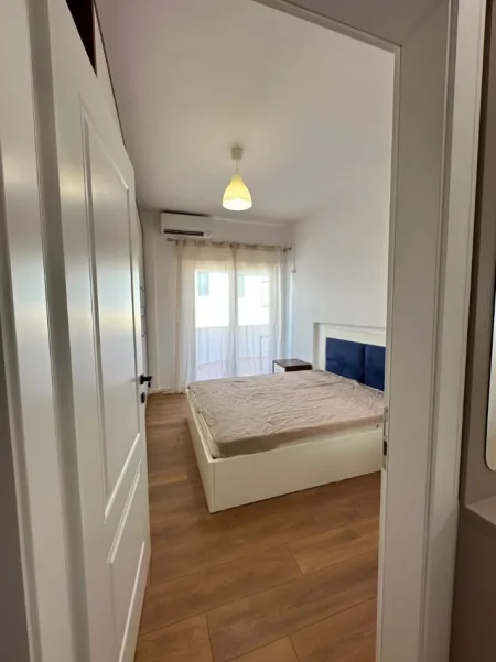 Tirane, jepet me qera apartament 2+1 Kati 5, (KOPSHTI BOTANIK)