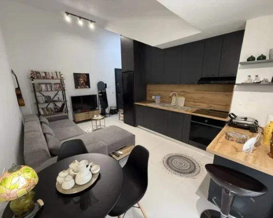 Tirane, shitet apartament 1+1+Aneks+Ballkon Kati 5, 64 m² 102.000 € (fresku , linze)