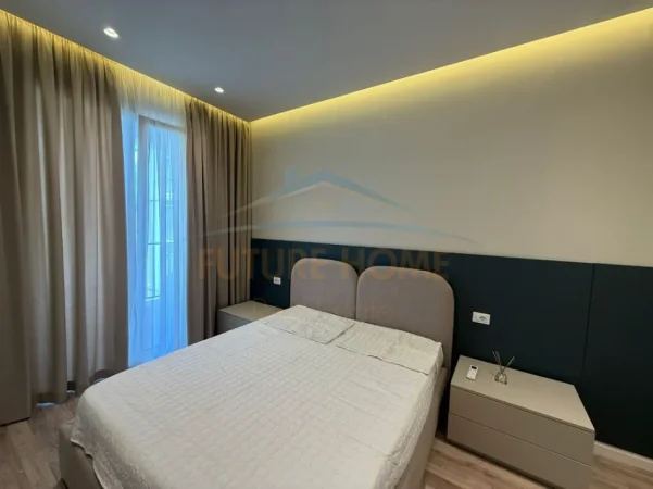 Tirane, jepet me qera apartament 1+1+Ballkon Kati 5, 63 m² 800 € (Komuna e Parisit)