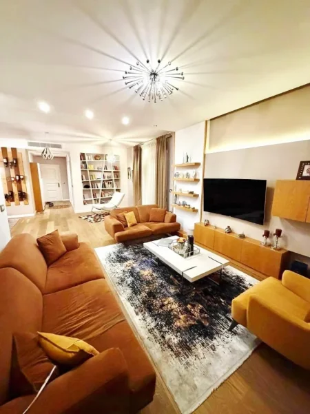 shitet apartament 3+1 , 230 m² (Kopshti Zoologjik)