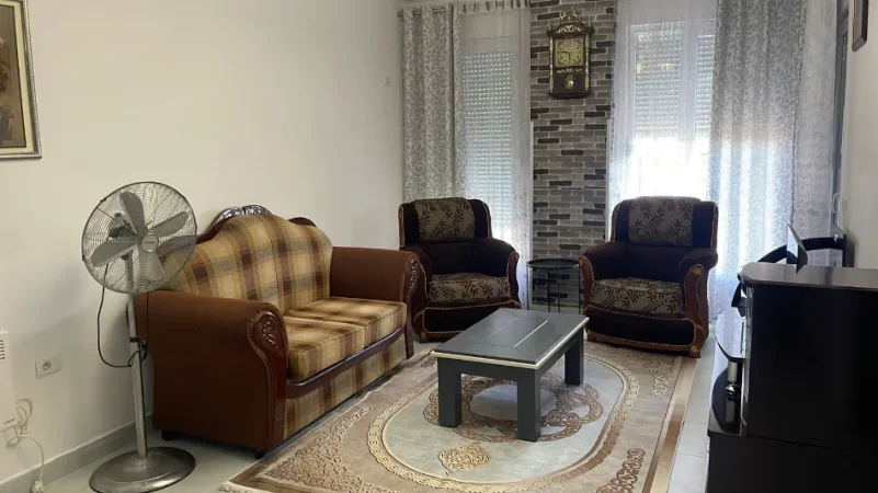Tirane, jepet me qera apartament 2+1+Ballkon Kati 5, 100 m² 550 € (5 Maji)