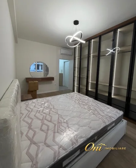 Tirane, jepet me qera apartament 1+1 Kati 1, 67 m² 800 € (KOMUNA E PARISIT)