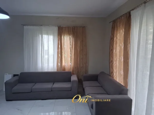 Tirane, jepet me qera apartament 3+1 Kati 3, 115 m² 550 € (PRANE EKONOMIKUT)