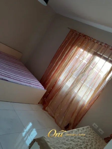 Tirane, jepet me qera apartament 3+1 Kati 3, 115 m² 550 € (PRANE EKONOMIKUT)