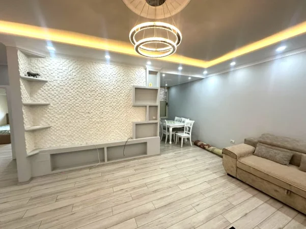 Tirane, jepet me qera apartament 2+1+Ballkon , 110 m² 550 € 