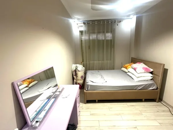 Tirane, jepet me qera apartament 2+1+Ballkon , 110 m² 550 € 