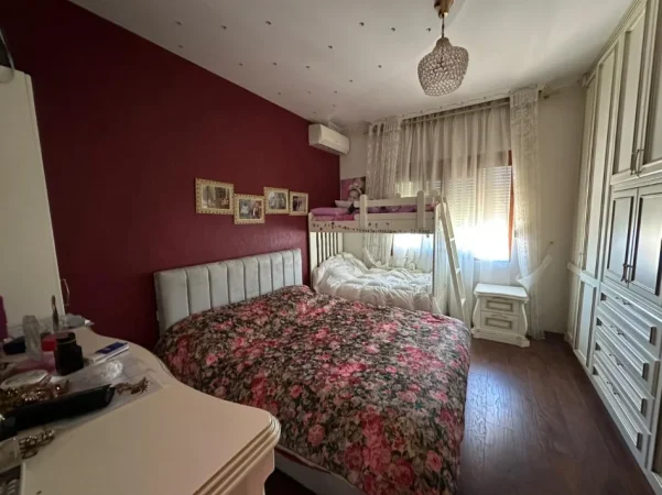 Tirane, jepet me qera apartament 1+1 Kati 9, 70 m² 650 € (Komuna e Parisit)