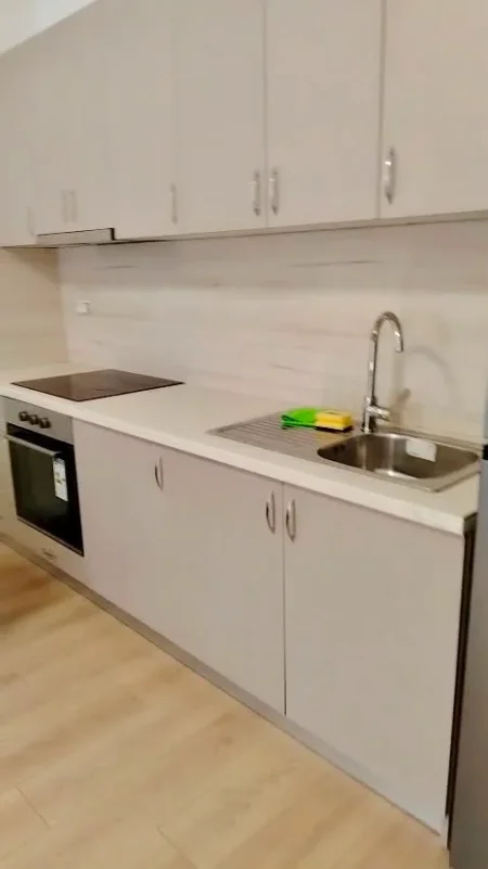 Tirane, jepet me qera apartament 1+1+Ballkon Kati 3, 400 € (Univers City)