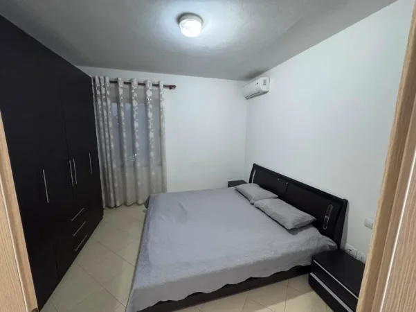 Tirane, jepet me qera apartament 2+1+Aneks+Ballkon Kati 3, 100 m² 500 € (astir , unaza e re , rruga teodor keko)