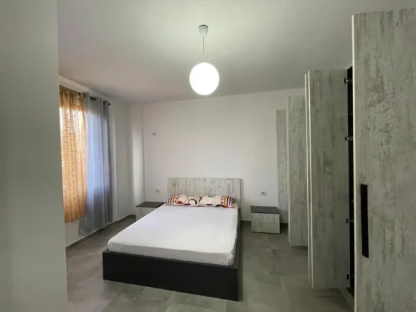 Tirane, jepet me qera apartament 1+1 Kati 1, 60 m² 400 € (Sauk)
