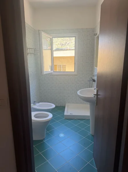 Shengjin, jepet me qera apartament ne plazh 1+1+Aneks+Ballkon Kati 7, 70 m² (Rruga Fran Ivanaj 03140020, Kompleksi Ermiri)
