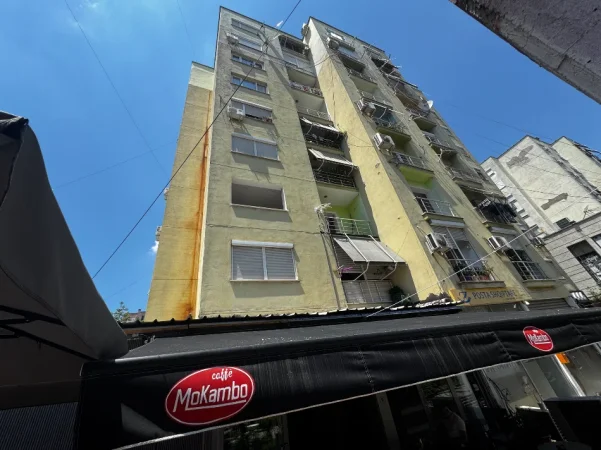 Shitet Tend Dielli 7metra e gjate edhe 3.5 metra gjeresi 1.600 €