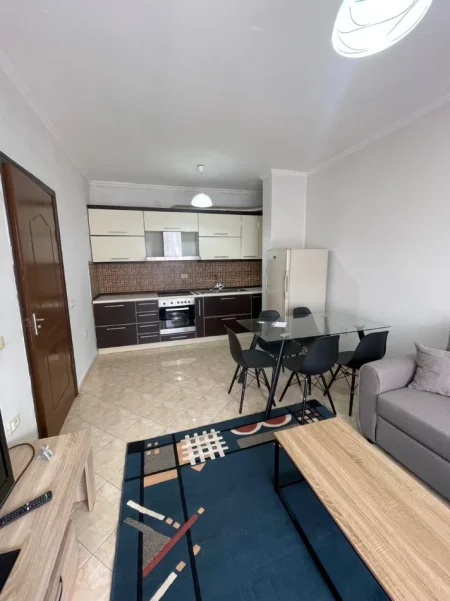 Tirane, jepet me qera apartament 1+1+Ballkon Kati 5, 63 m² 400 € (Astir)