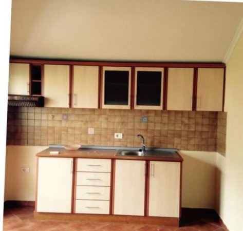 Tirane, jepet me qera apartament 2+1+BLK Kati 2, 70 m² 35.000 Leke (sali nivica)