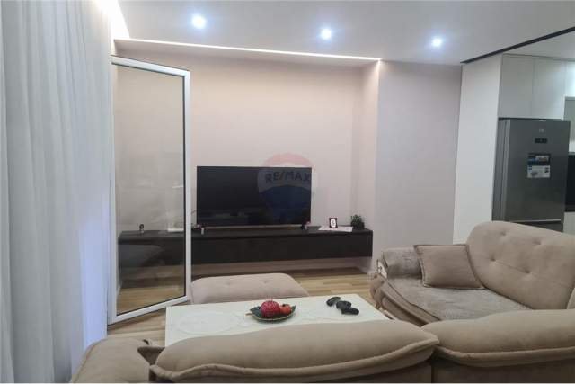 Tirane, jepet me qera apartament 3+1+BLK Kati 5, 107 m² 600 Euro (Sima Com)