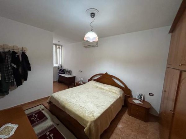 Tirane, jepet me qera apartament Kati 6, 100 m² 500 Euro (Ish Parku)