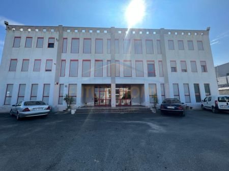 Tirane, jepet me qera ambjent biznesi Kati 2, 1.700 m² 6.800 Euro (AUTOSRTADA TIRANE-DURRES)