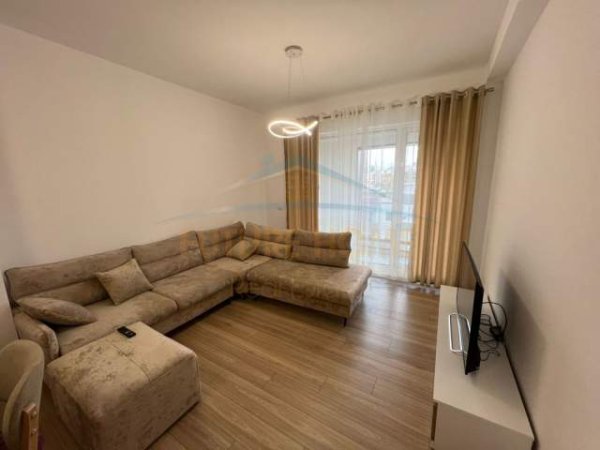 Tirane, jepet me qera apartament 2+1 Kati 4, 97 m² 500 Euro (Jordan Misja)